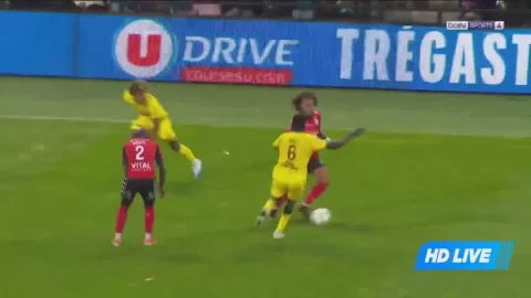 Poster siaran Guingamp VS Pau FC